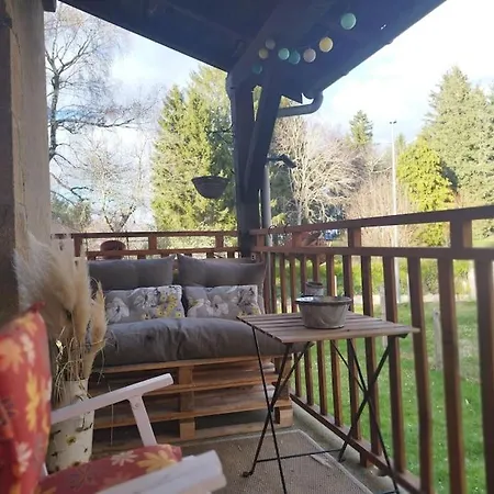 La Maison Aux Volets Ferienhaus *